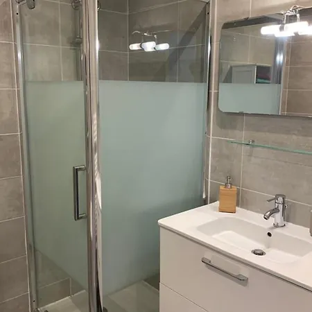 Le Globetrotteur T3 Pour 4 Pers 70m2 Au Coeur D'annecy Annecy